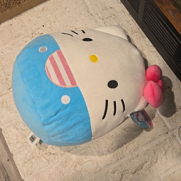 Large hello kitty by Sanrio plushy - Picture 2 of 5